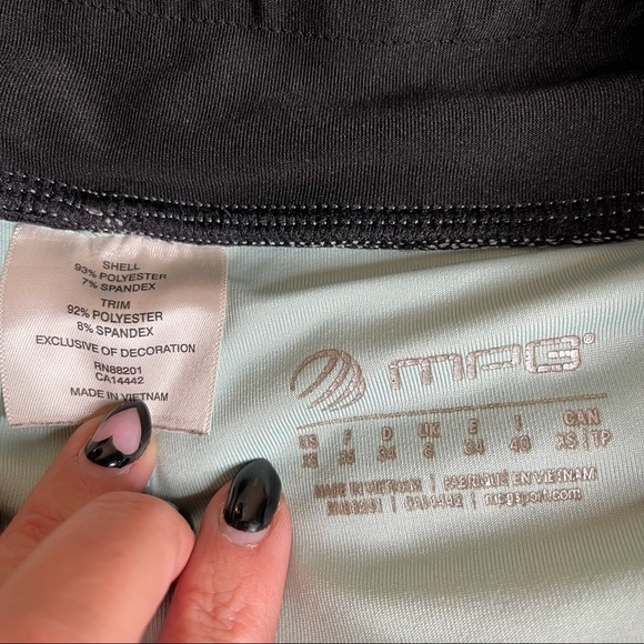 MPG SPORTS floral double layer athletic shorts with back zip pocket XS - Picture 4 of 6